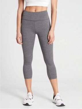 Athleta Ultimate Stash Pocket Capri Grey Performance Leggings Side Pockets